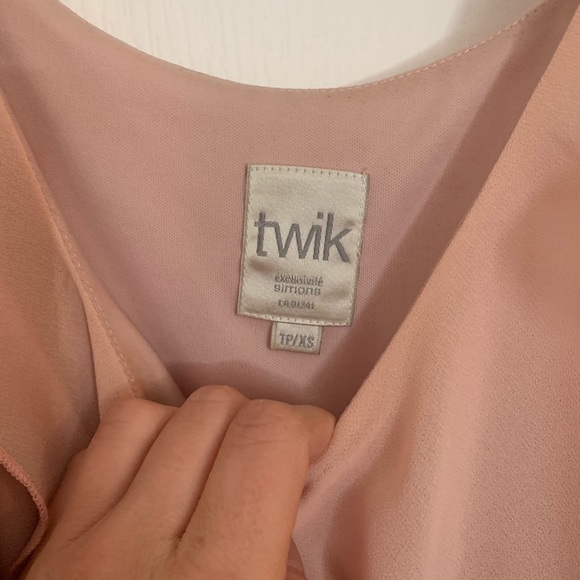 Light pink mini dress - Picture 2 of 2